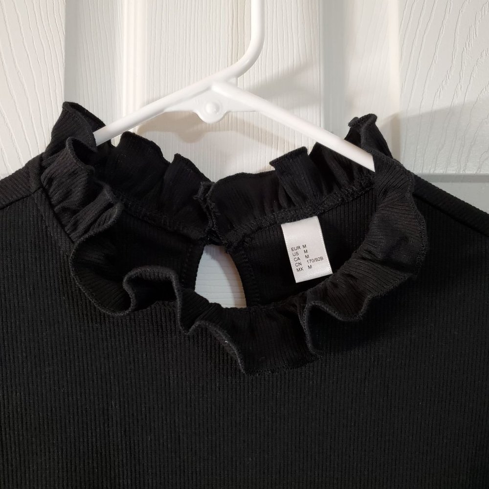 Black Ruffled Top Size Med - Picture 8 of 8